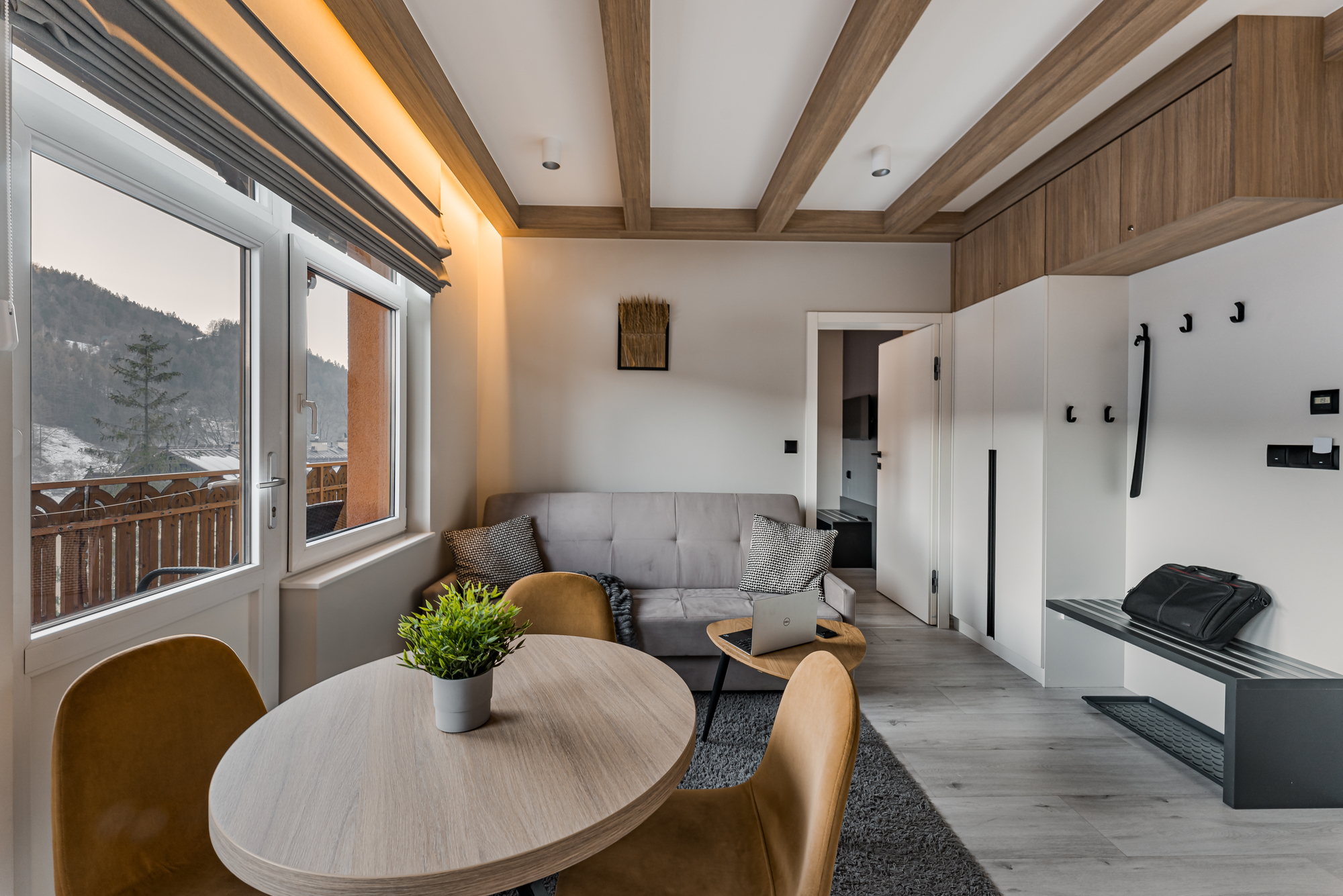 Apartament z balkonem